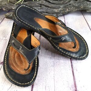 Born Leather T-Strap Thong Sandals Flip Flops
